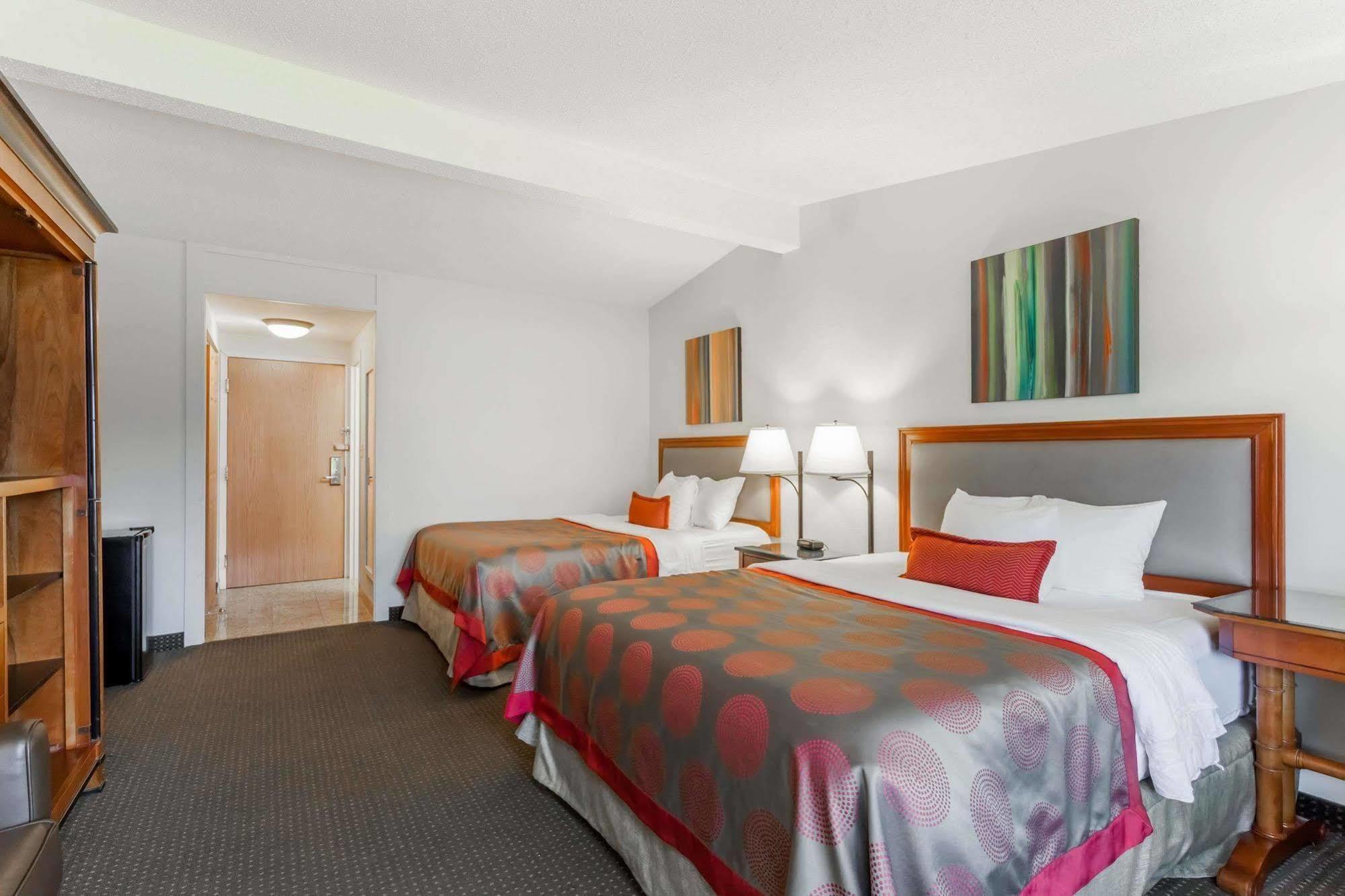 Ramada By Wyndham Rock Hill At Sullivan Center المظهر الخارجي الصورة